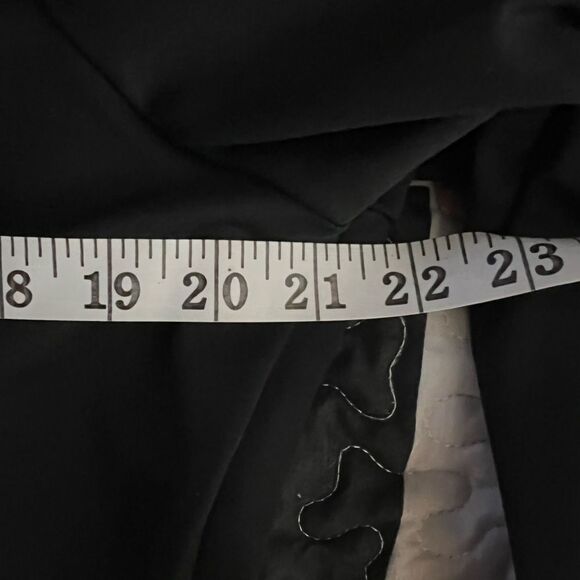 VICTORIA'S SECRET
ON POINT xxl black cropped hooded jacket nwt black - Picture 12 of 13